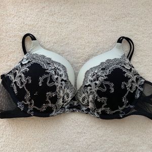 Victoria’s Secret Very Sexy Push-up Bra